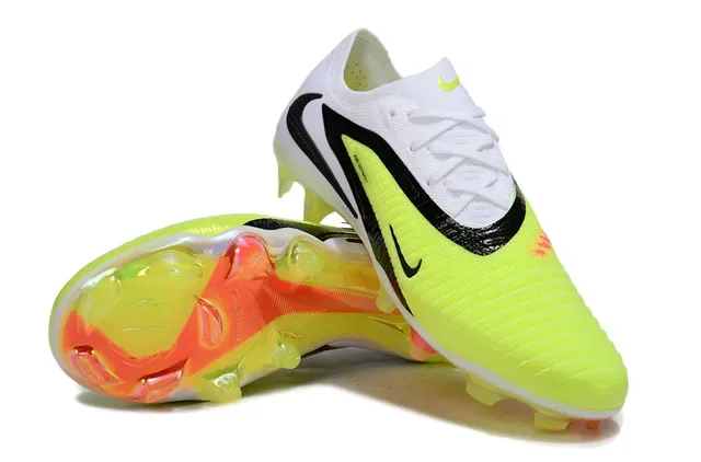 Nike Phantom GT Sapatos de futebol com upper de knit branco e amarelo, overlay assimétrico preto para terreno firme 4