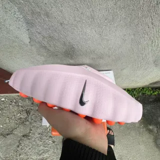 Nike حذاء رياضي أنيق مع Podded Midsole وردي وبرتقالي