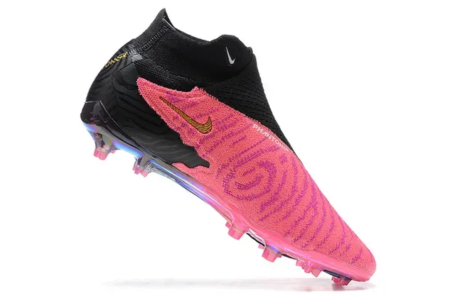 Nike Rosa Negro Alto Corte Ajuste Calcetín Superior Translucido Iridiscente Suela Terreno Firme Zapatillas de Fútbol 3