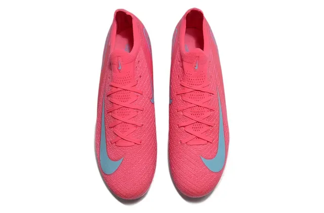 Nike Sapatos de futebol com upper de knit rosa e azul, cordões assimétricos para terreno firme 2