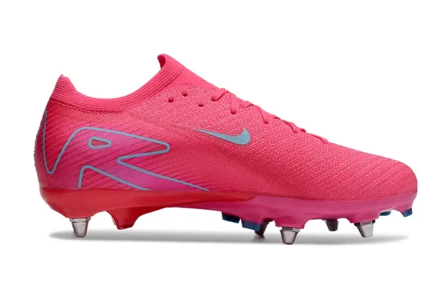 Nike Sapatos de futebol com upper de knit rosa e azul, cordões assimétricos para terreno firme 7