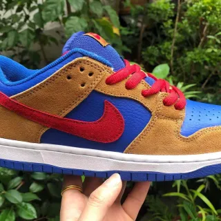 Nike SB Dunk Low नीला भूरी लाल स्केटबोर्ड जूते