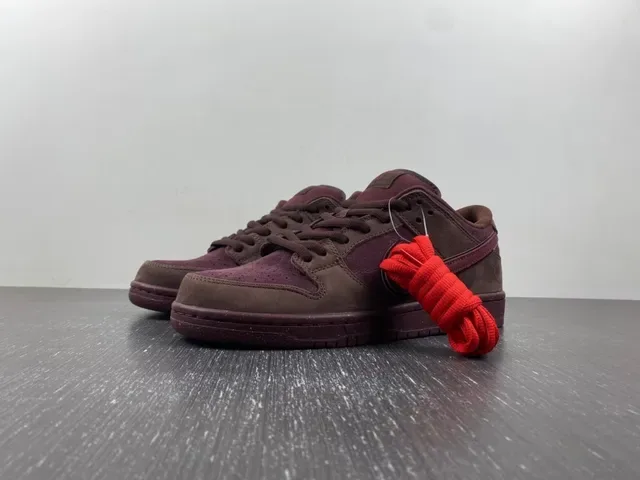 耐克 SB Dunk Low 酒红棕滑板鞋 2