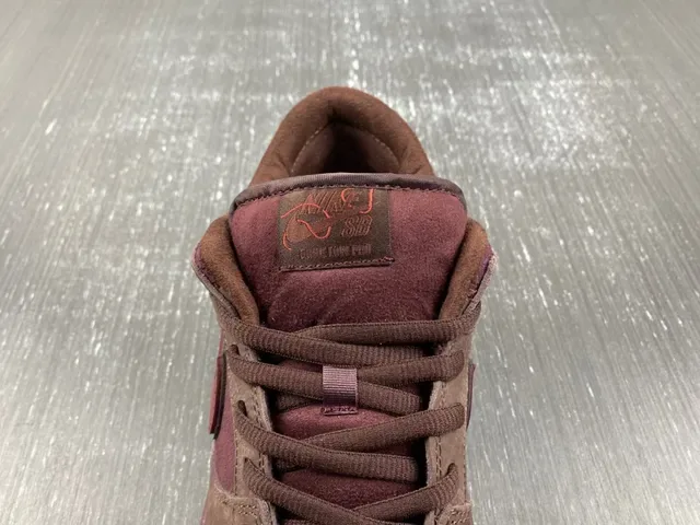 耐克 SB Dunk Low 酒红棕滑板鞋 5