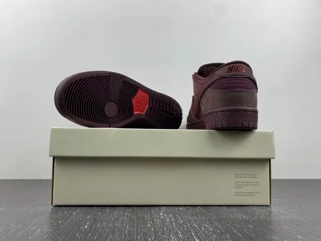 耐克 SB Dunk Low 酒红棕滑板鞋 14