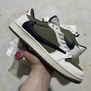 Nike أبيض أخضر أرمي حذاء رياضي منخفض الكعب علوة جلدية وصناعية متعددة الطبقات أسلوب حياة