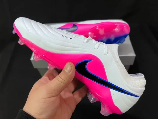 Nike أبيض أزرق أعلى اصطناعي مموج أربطة غير متماثلة أرض صلبة أحذية كرة القدم 3