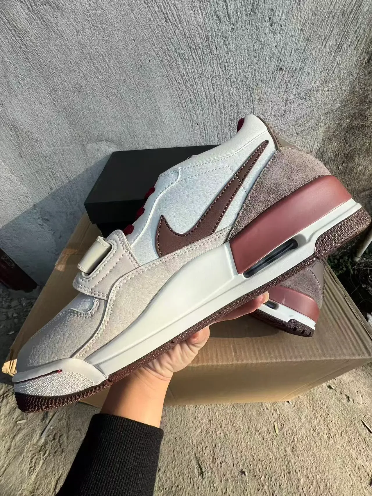 Nike blanc marron chaussures lifestyle cuir et daim en couches unité d'amorti air visible 5