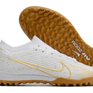 Nike 白色金色针织鞋面斑驳草皮足球鞋