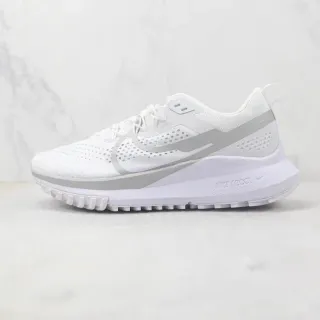 Nike सफेद ग्रे सांस लेने योग्य छिद्रित जाली ऊपरी हल्का सिंथेटिक ओवरले दौड़ने वाले जूते