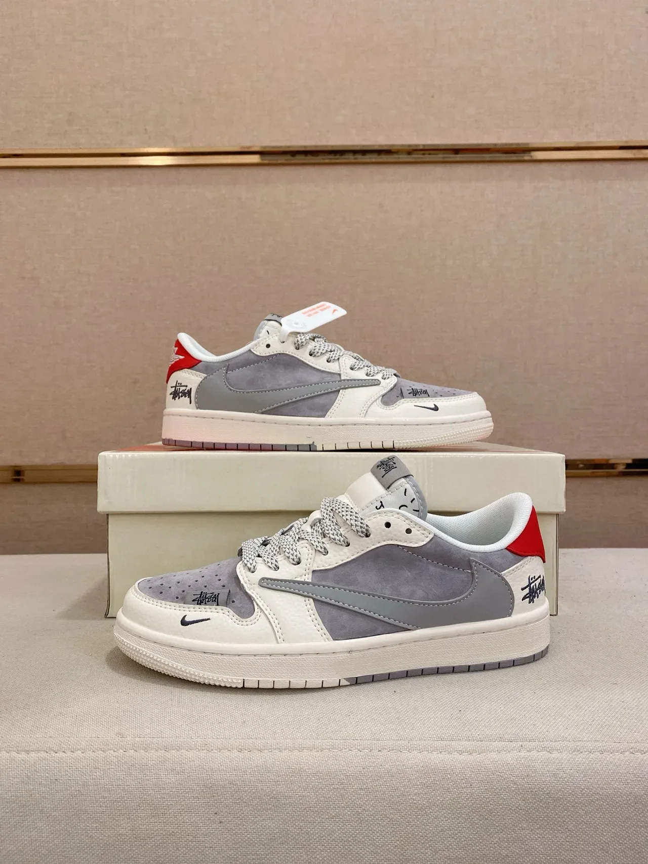 Nike White Gray Low-Top Layered Leather And Suede Lifestyle Sneakers 7