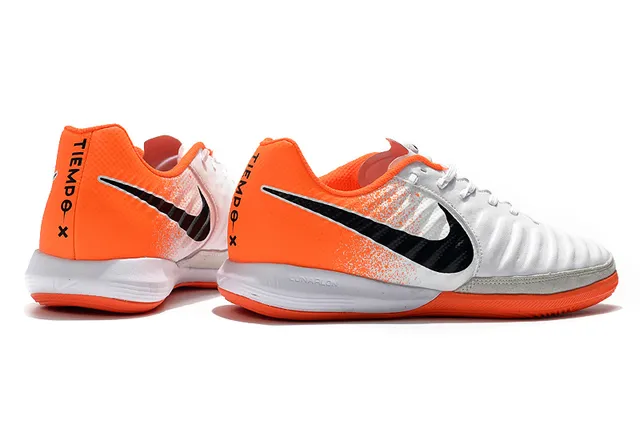 Nike Sapato Branco Laranja Low-Top Couro Sintético Superior Futebol Indoor 17