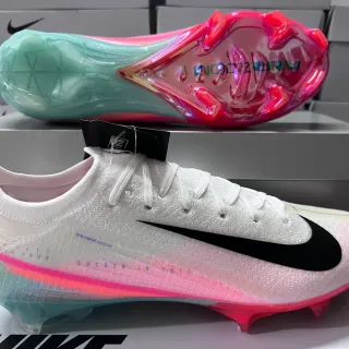 Nike Tênis de futebol branco e rosa upper tricô talão iridiscent TPU solo firme