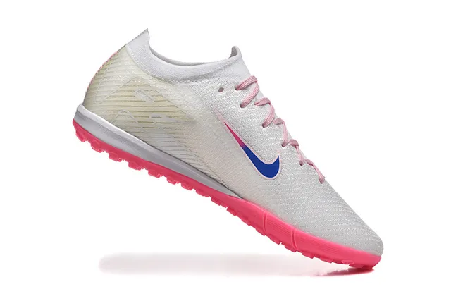 Nike أحذية كرة القدم تورف أبيض وردي أعلى منسوجة low-cut silhouette 3