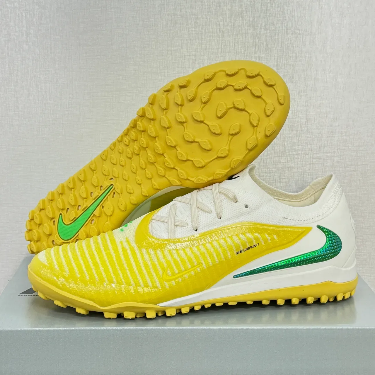 Nike হলুদ সবুজ Gripknit Upper Ribbed Midfoot Cage Turf ফুটবল জুতা 8