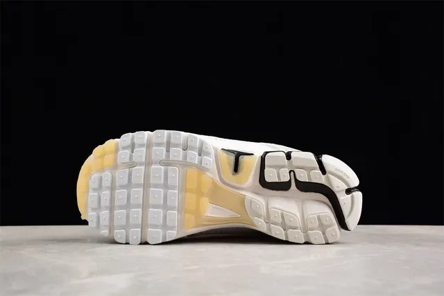 Nike Zoom 2K Off-White and Black Lifestyle Sneakers 13