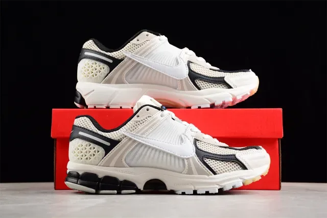Nike Zoom 2K Off-White and Black Lifestyle Sneakers 15