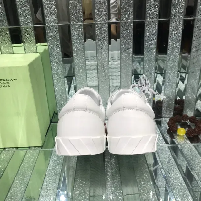 Off-White Arrow Low Top أبيض أحمر نمط حياة صناعي أحذية رياضية 3
