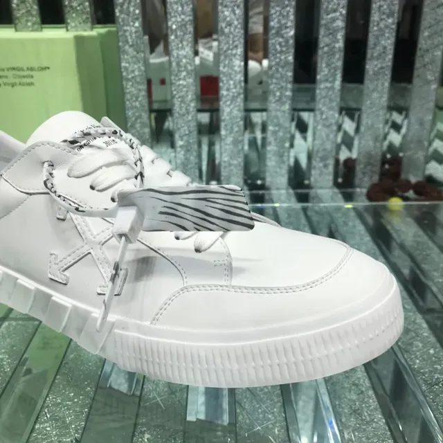 Off-White Arrow Low Top أبيض أحمر نمط حياة صناعي أحذية رياضية 7
