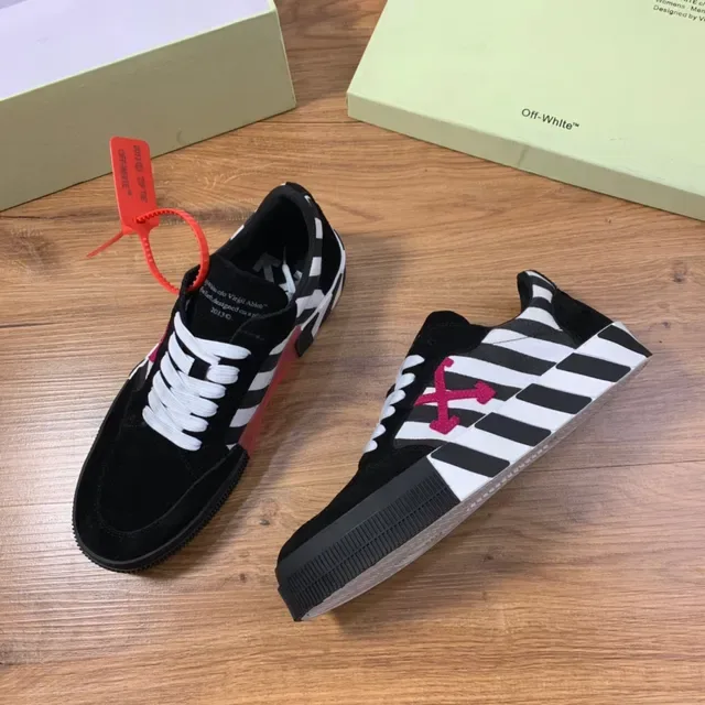 Off-White Arrow Stripe काला सफेद लाल Lifestyle Sneakers 5