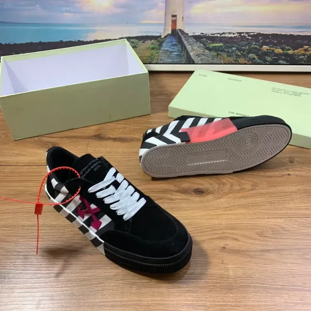 Off-White Arrow Stripe काला सफेद लाल Lifestyle Sneakers 7