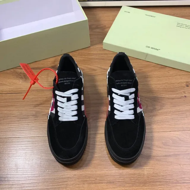 Off-White Arrow Stripe काला सफेद लाल Lifestyle Sneakers 9