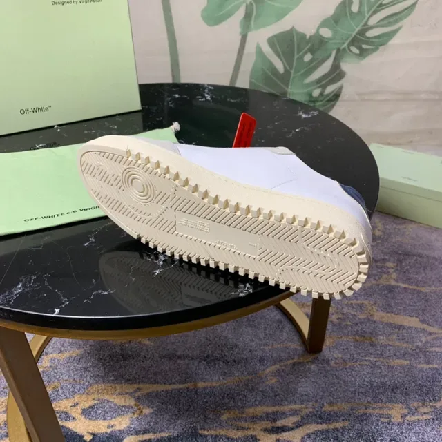Off-White Beige Blue Zapatillas Lifestyle de Ante y Cuero Paneladas de Bajo 3