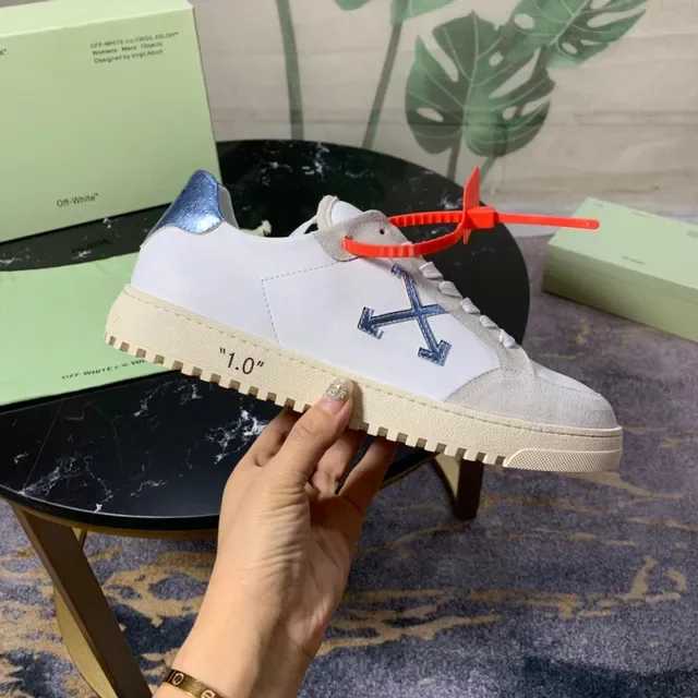 Off-White Beige Blue Zapatillas Lifestyle de Ante y Cuero Paneladas de Bajo 4