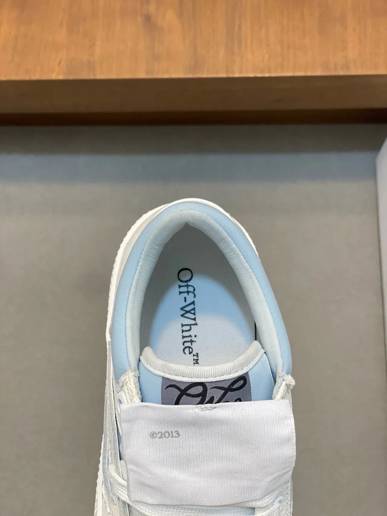 Off-White নীল ইন্ডাস্ট্রিয়াল ডিজাইন ডুয়াল স্ট্র্যাপ ডिटেল লাইফস্টাইল স্নিকার্স 7