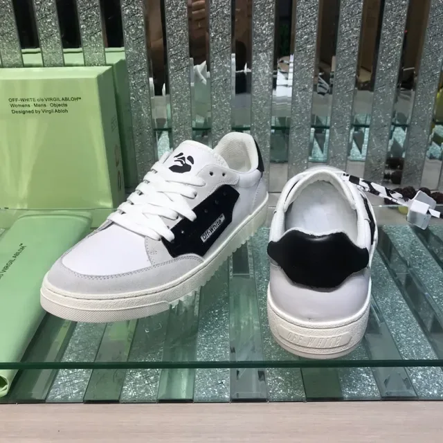 Off-White ধূসর লো-টপ সুয়েড এবং চামড়া প্যানেল লাইফস্টাইল স্নিকার 3