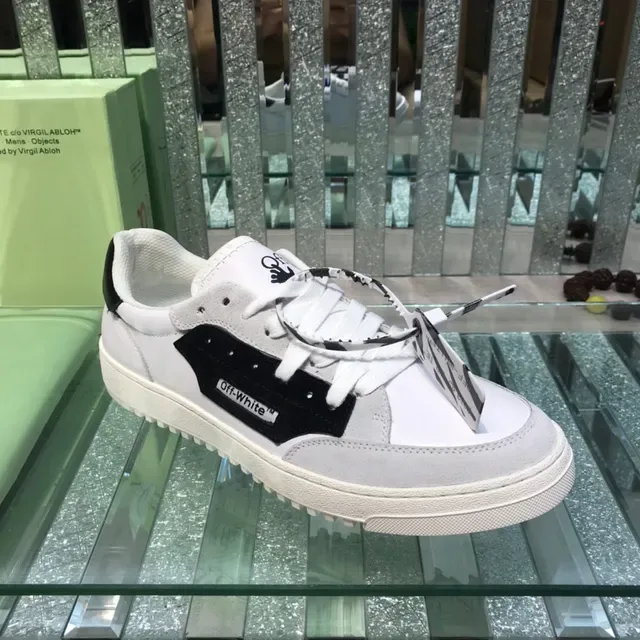 Off-White ধূসর লো-টপ সুয়েড এবং চামড়া প্যানেল লাইফস্টাইল স্নিকার 8