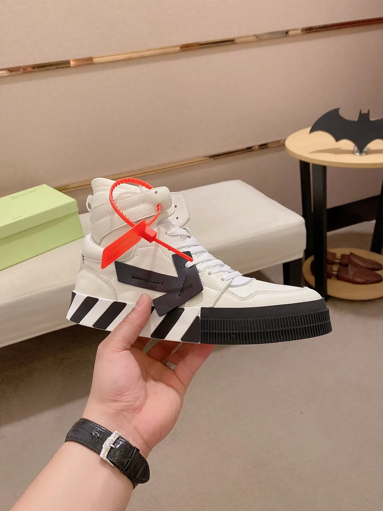 Off-White Industrial হাই টপ স্নিকার সাদা কালো লাইফস্টাইল স্নিকার 4