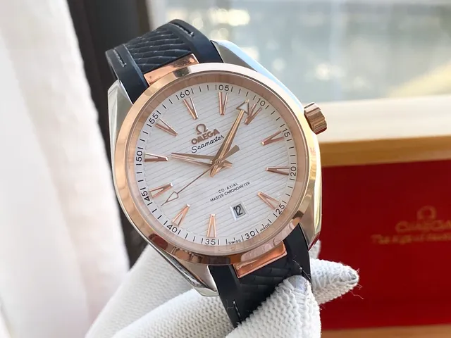 Omega Seamaster Aqua Terra সাদা ডায়াল গোলাপি সোনার কেস যান্ত্রিক ঘড়ি 6