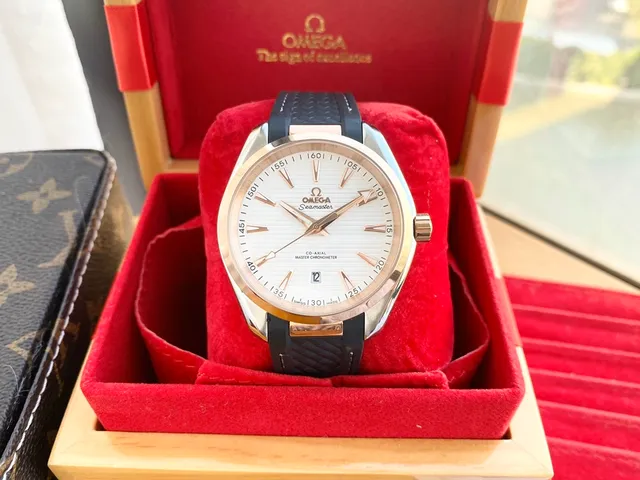 Omega Seamaster Aqua Terra সাদা ডায়াল গোলাপি সোনার কেস যান্ত্রিক ঘড়ি 9