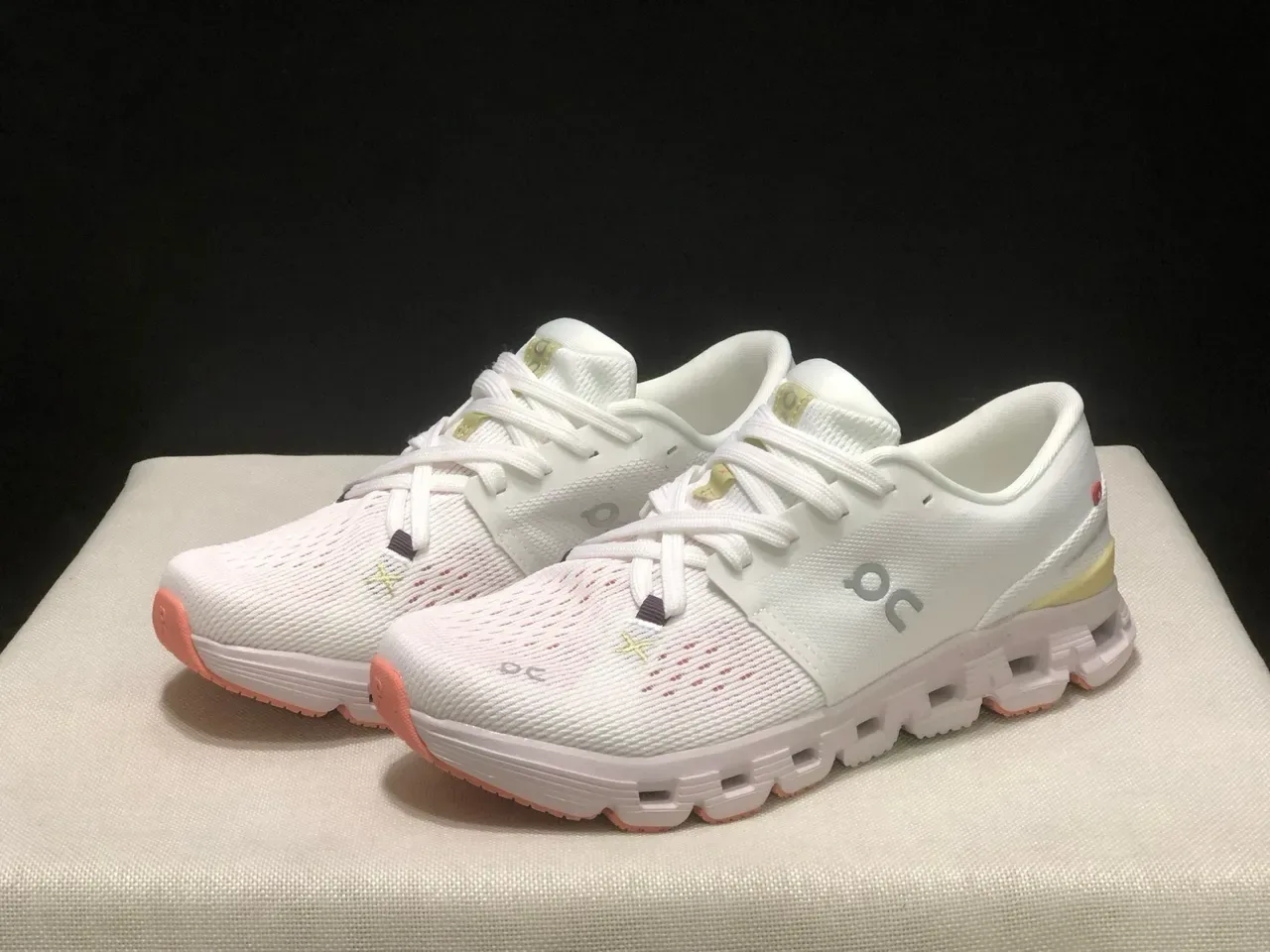 On Cloud Chaussures Lifestyle en Tricot Rose 5