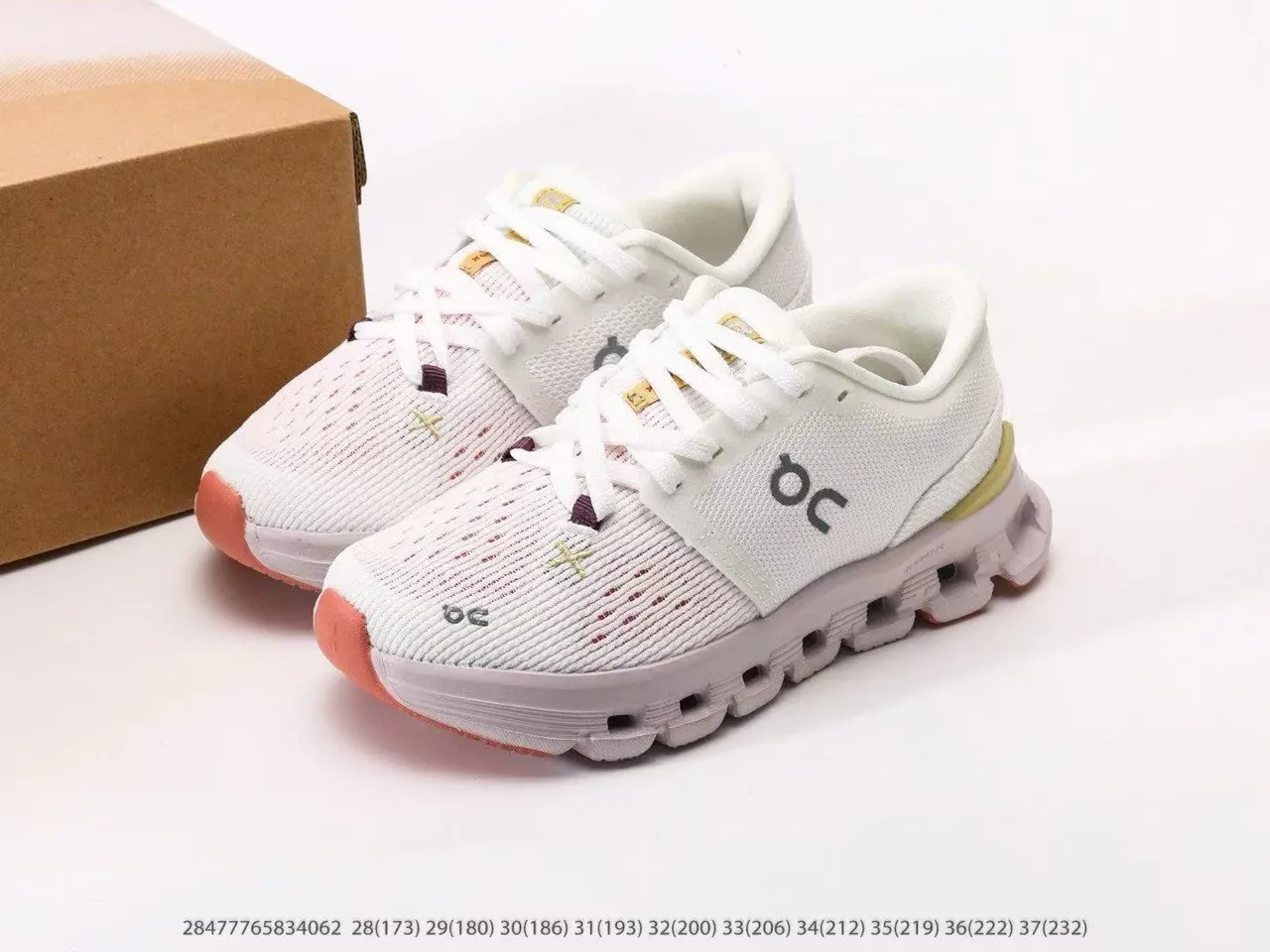 On Cloudnova branco bege dourado tênis estilo de vida 5