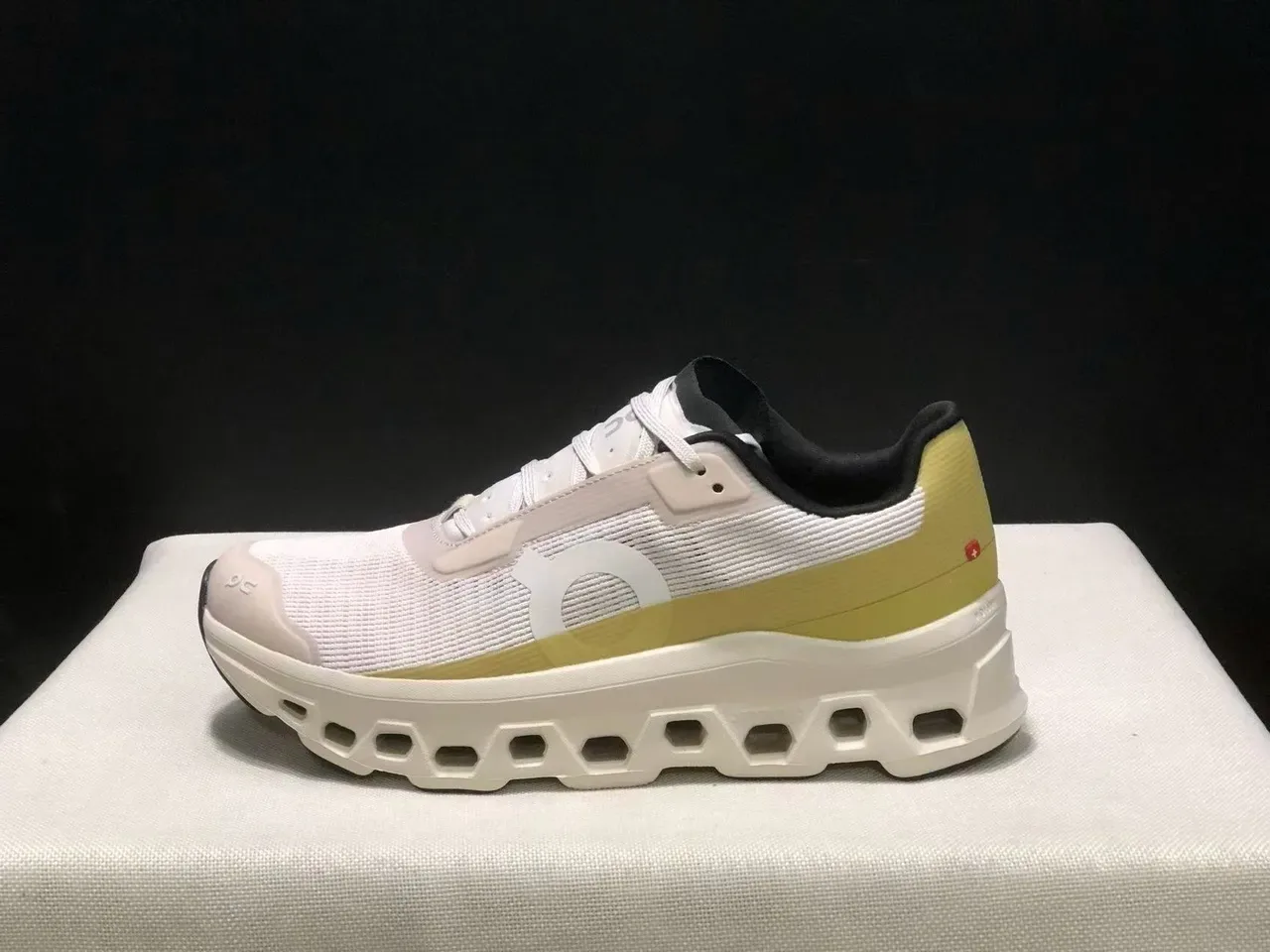 On Branco Cinza Malha Engenhada Hexagonal Nuvem Pod Meia Sola Lifestyle Sneakers 2