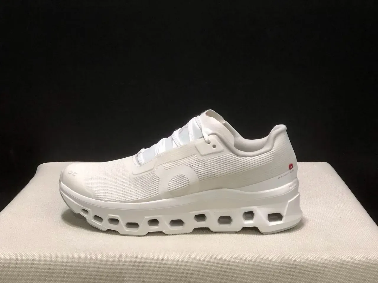 On Branco Cinza Malha Engenhada Hexagonal Nuvem Pod Meia Sola Lifestyle Sneakers 9