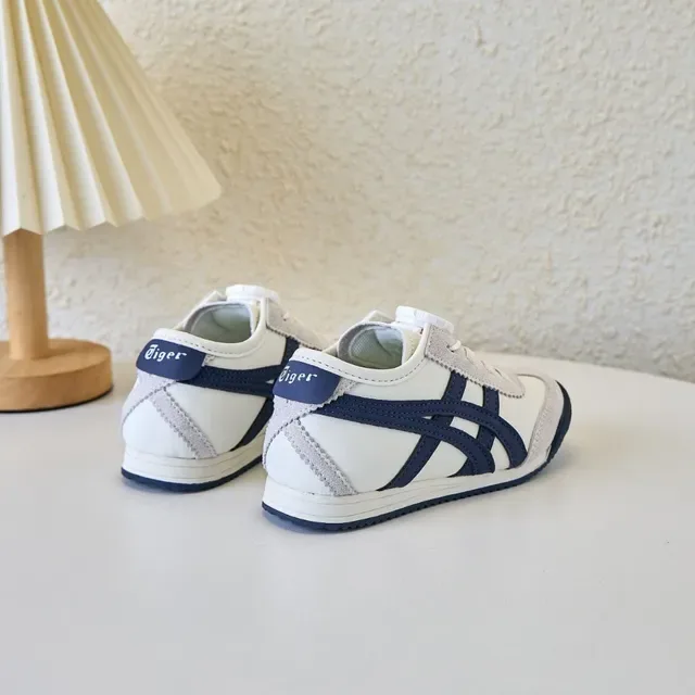 Onitsuka Tiger Chaussures lifestyle blanches et navy low-top runner en daim et maille 24