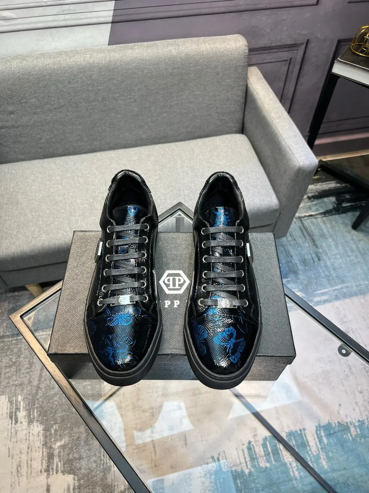 Philipp Plein काले और नीले फ्लोरल प्रिंट लाइफस्टाइल स्नीकर 2