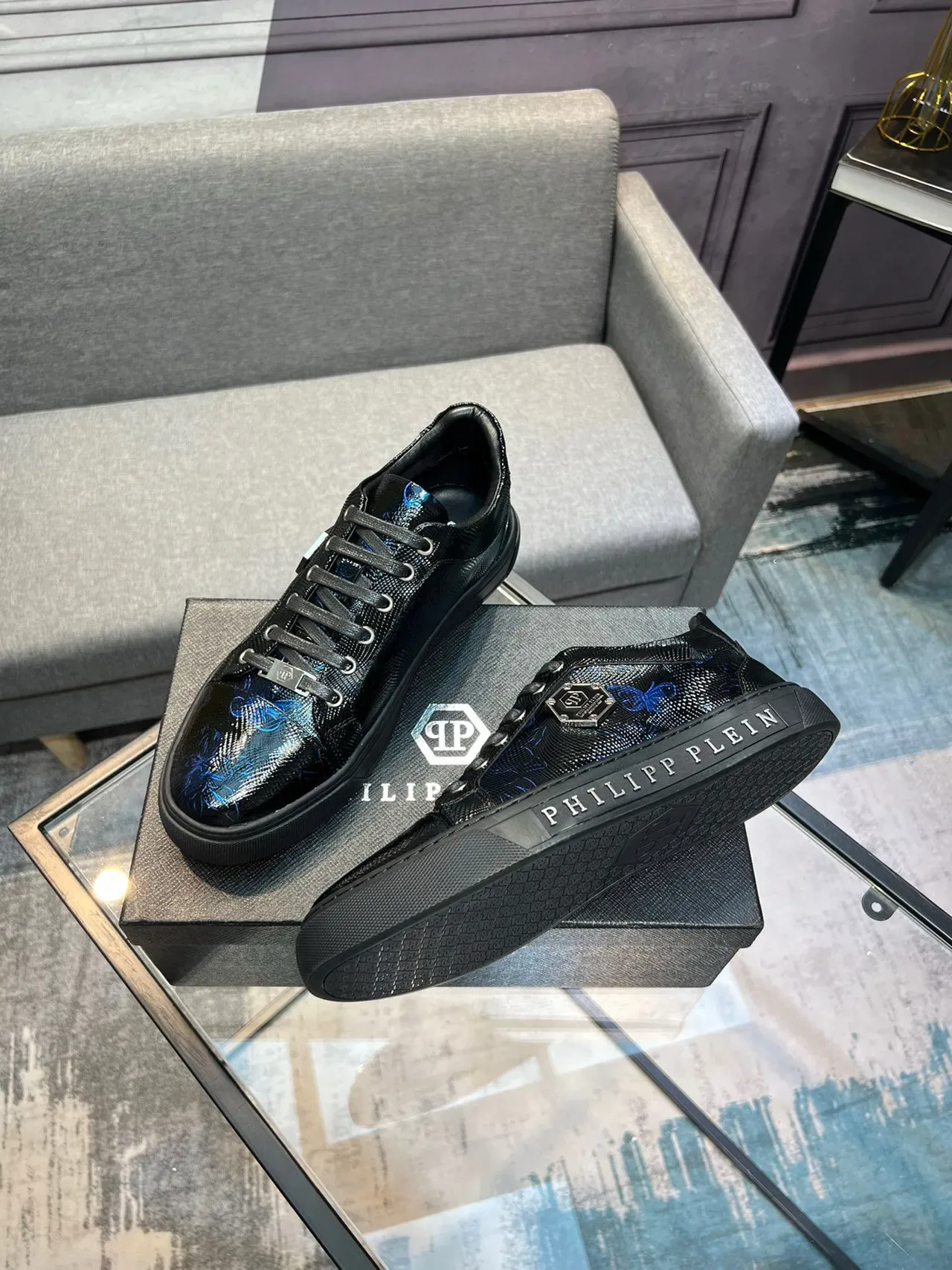 Philipp Plein काले और नीले फ्लोरल प्रिंट लाइफस्टाइल स्नीकर 4