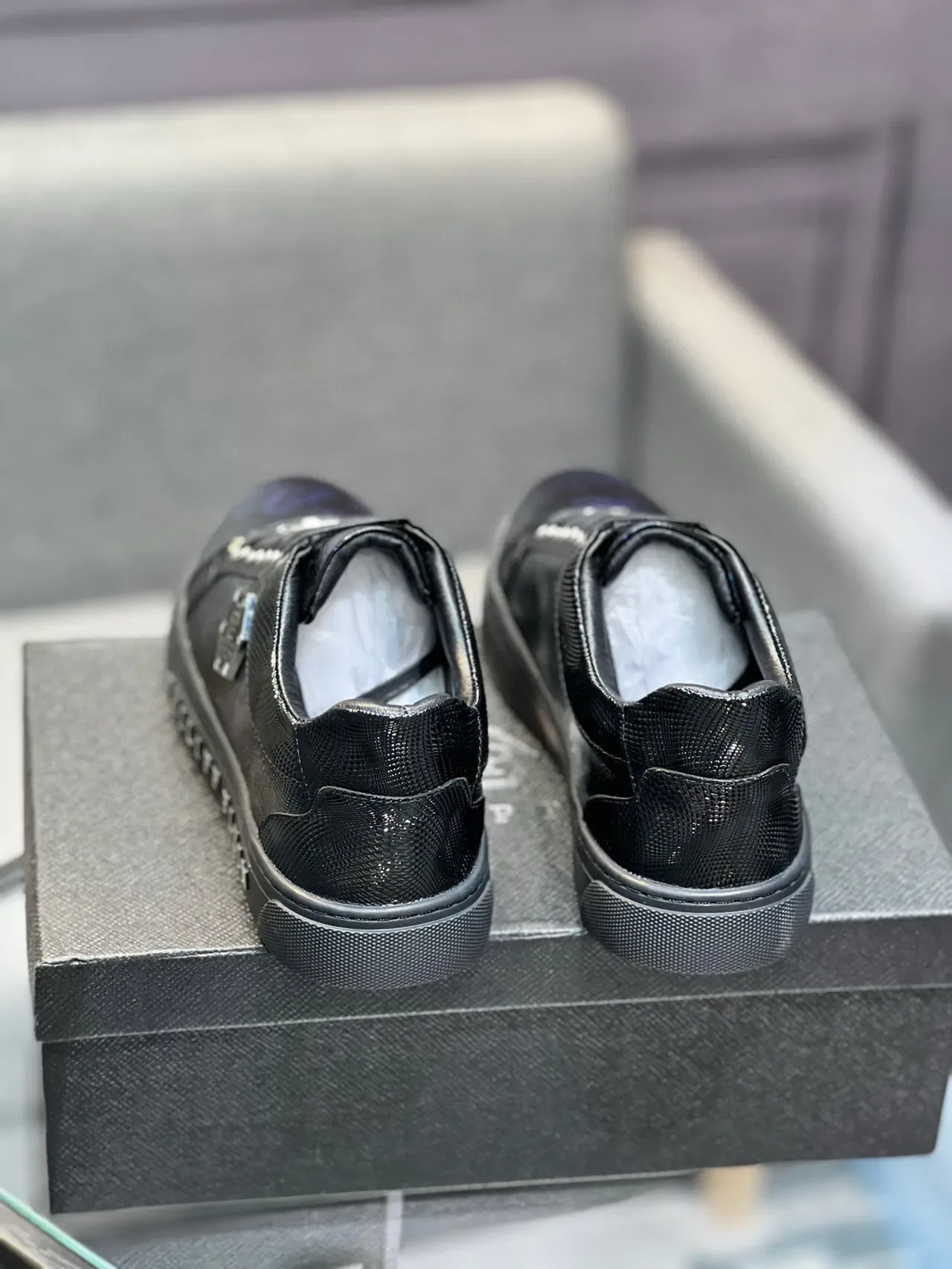 Philipp Plein काले और नीले फ्लोरल प्रिंट लाइफस्टाइल स्नीकर 8
