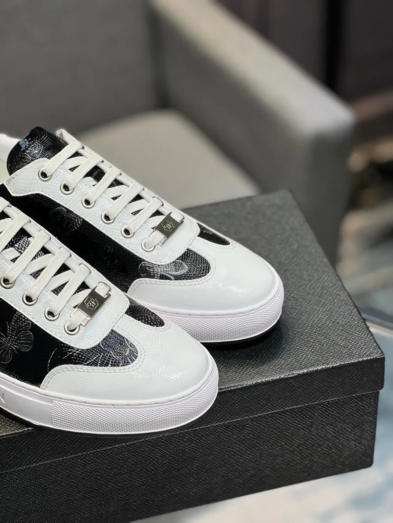Philipp Plein 黑白花卉蛇皮低帮生活方式运动鞋 9