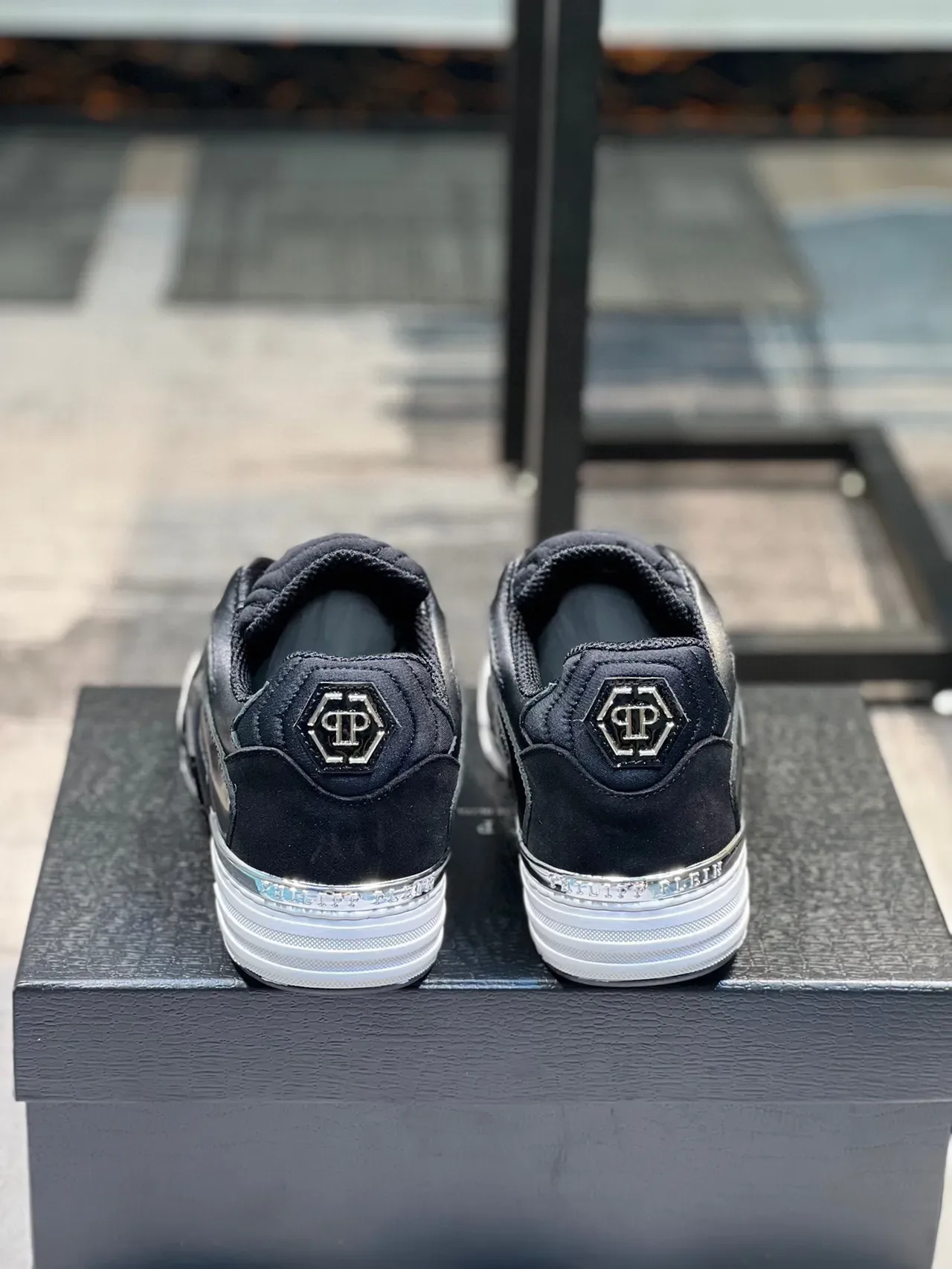 Philipp Plein Sneakers Lifestyle Noires Perforated Toe 9