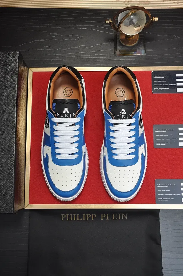 Philipp Plein Skull and Flame Baskets Lifestyle Bleu Blanc Noir 8