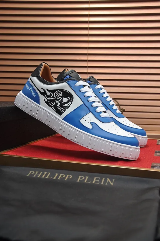 Philipp Plein Skull and Flame Baskets Lifestyle Bleu Blanc Noir 9
