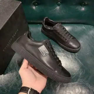Philipp Plein Sport काली चमड़े की दबावदार आउटसोल ब्रांडिंग लाइफस्टाइल स्नीकर