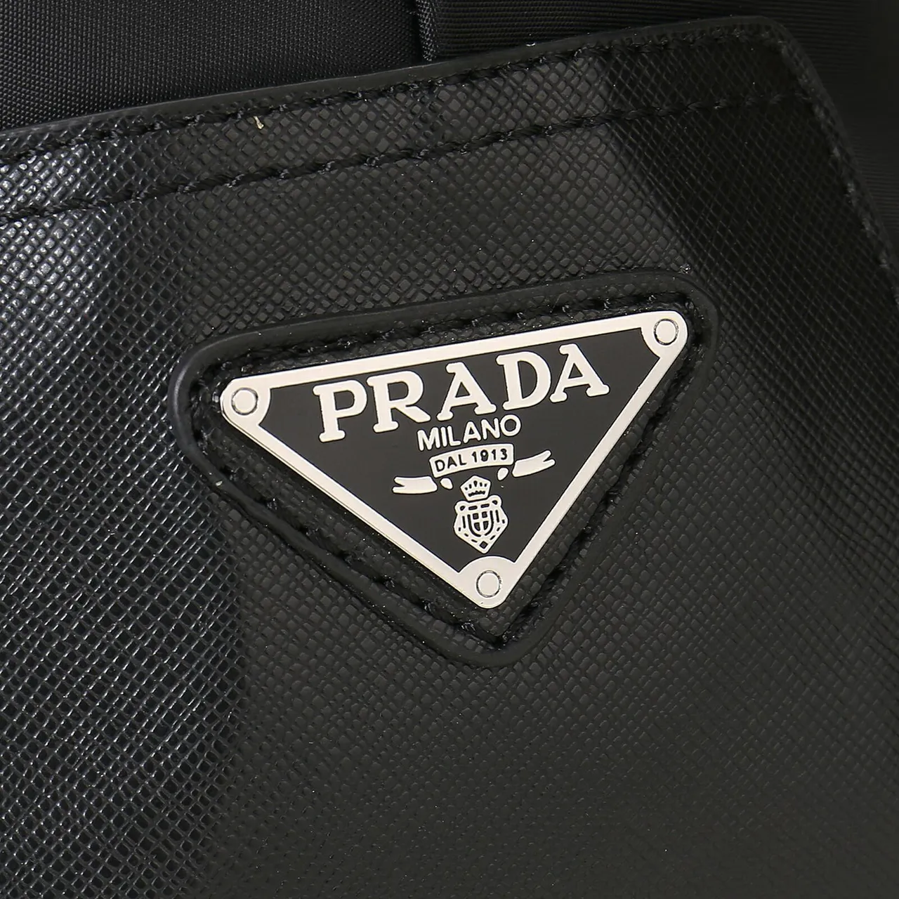 Prada Sac Boston en Nylon Noir avec Garniture en Cuir Saffiano 5