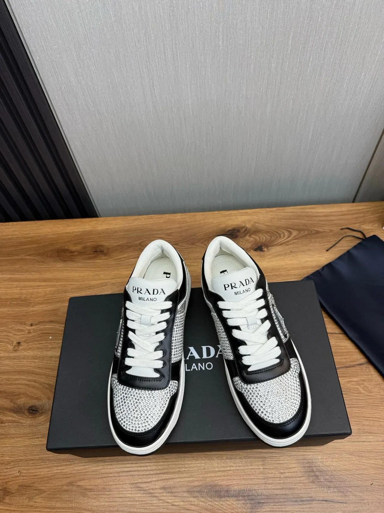 Prada Sneakers Lifestyle Noirs Argent Cristal-Embellished Maille Cuir Panneaux Contraste 3