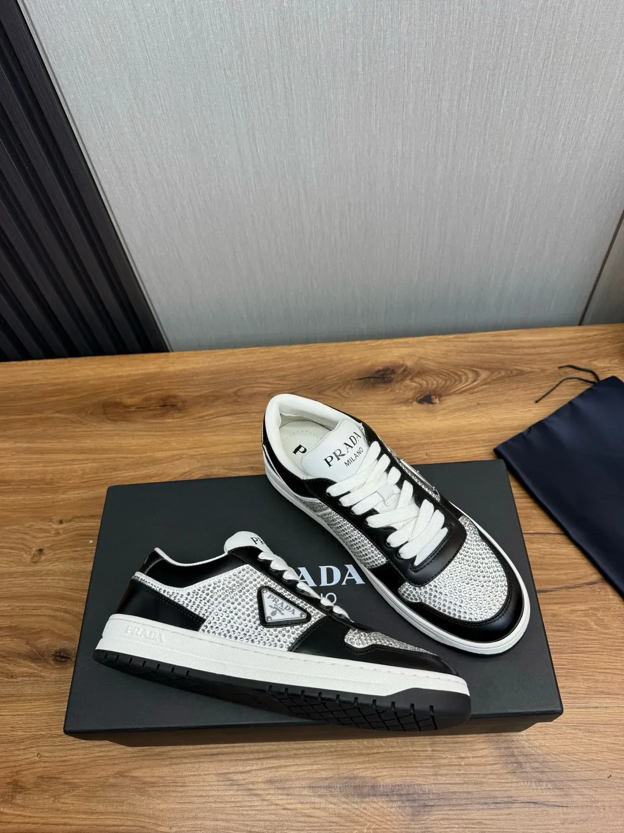 Prada Sneakers Lifestyle Noirs Argent Cristal-Embellished Maille Cuir Panneaux Contraste 5
